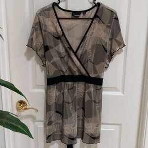 Avenue Women's Short Sleeve Wrap Top Size 22/24
